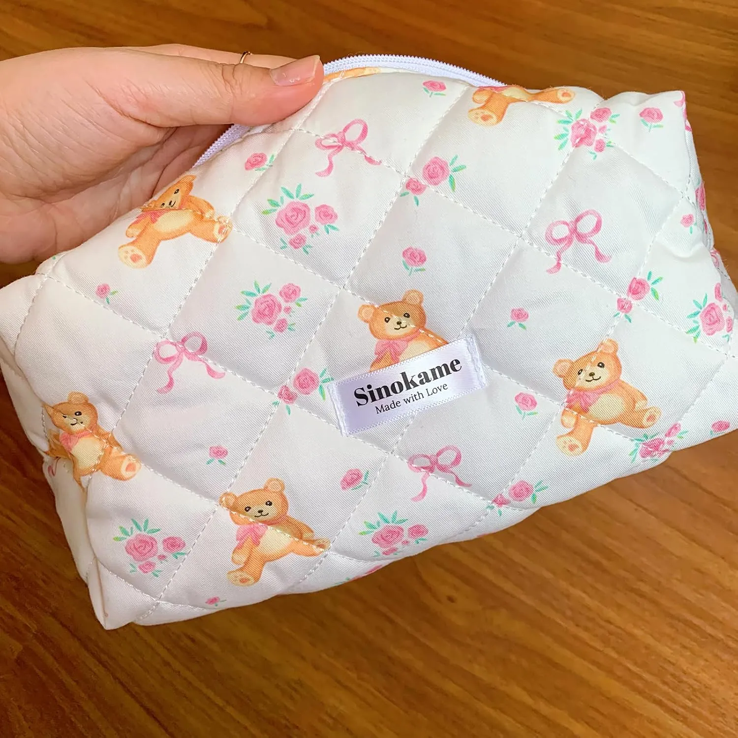 Cute Quilted Makeup Bag Pencil Pouch, Handmade Bow Floral Aesthetic Cosmetic Pencil Case Toiletry Brushes Organizer Bag for Women， Bear Core
