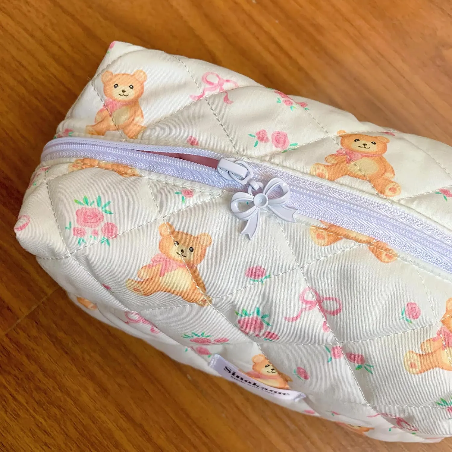 Cute Quilted Makeup Bag Pencil Pouch, Handmade Bow Floral Aesthetic Cosmetic Pencil Case Toiletry Brushes Organizer Bag for Women， Bear Core