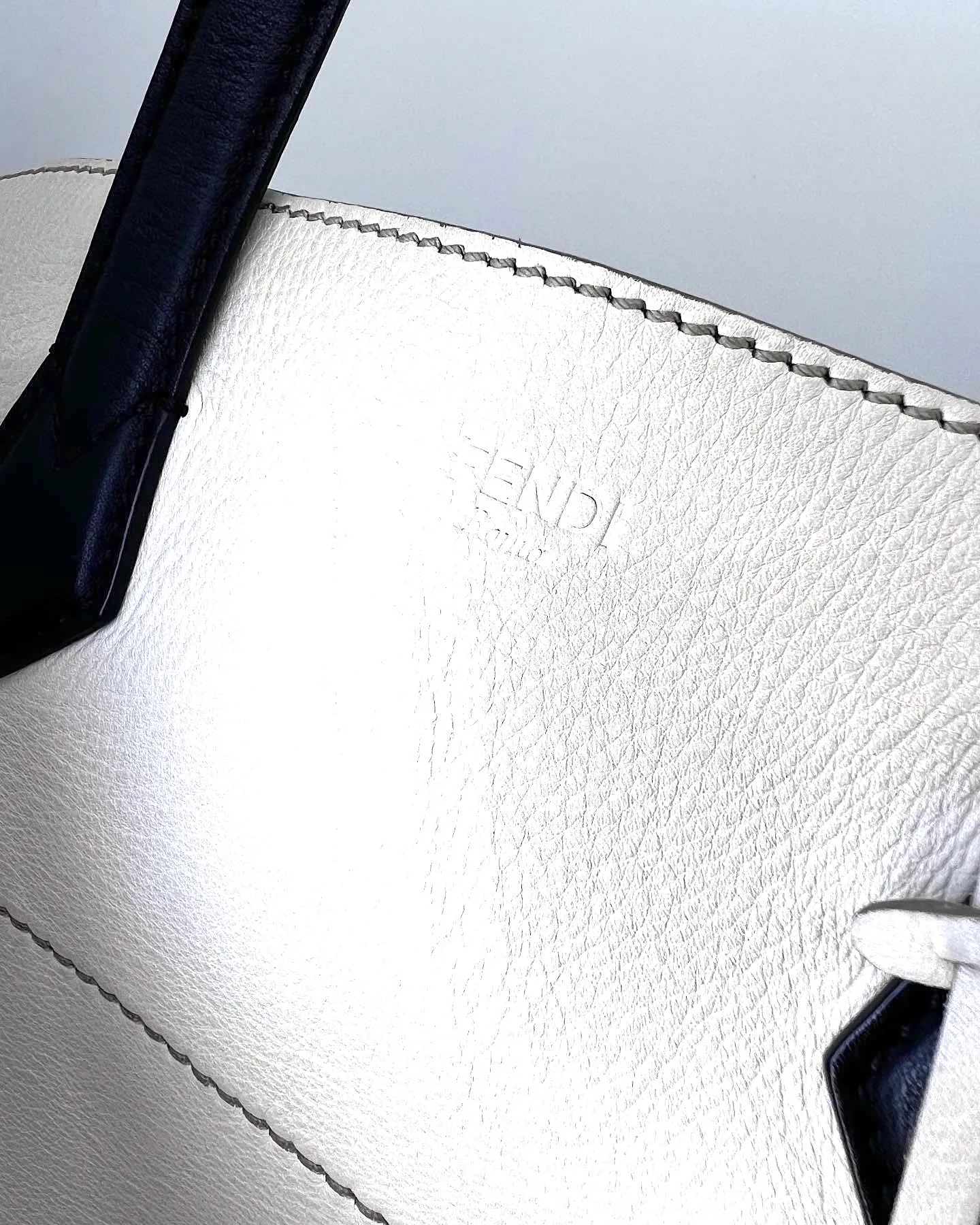 FENDI ALL IN LEATHER TOTE BAG