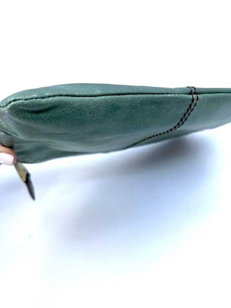 HOBO INTERNATIONAL SABLE CLUTCH WRISTLET
