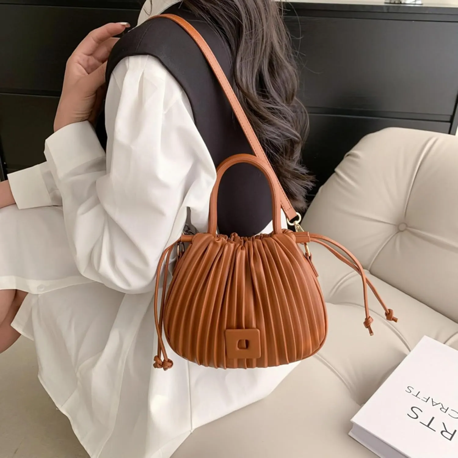 Korean Style Fashionable Pleated Personalized Ins Texture Handbag Shoulder Crossbody PU Bucket Bag For Women