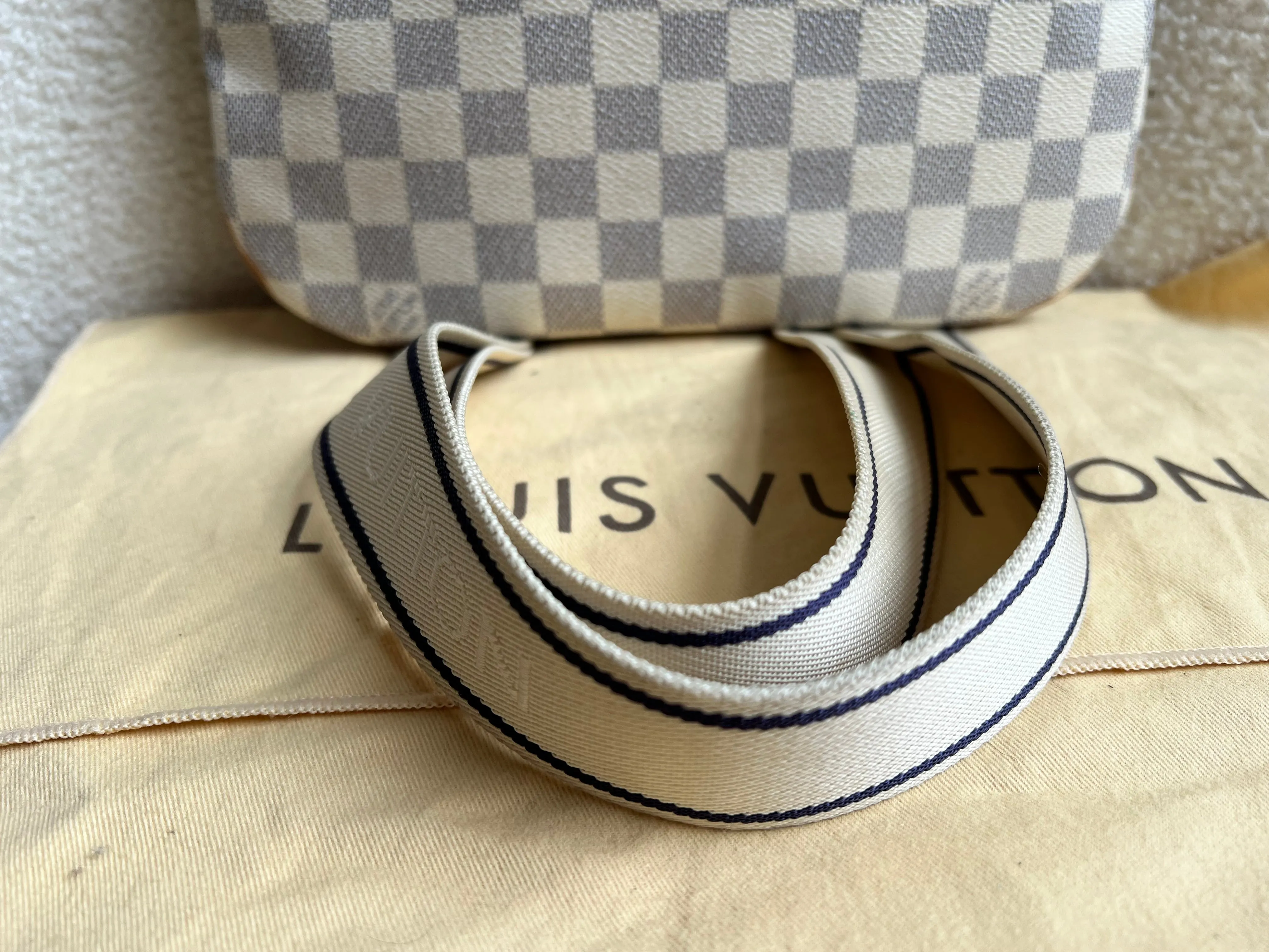 Louis Vuitton Bosphore Messenger Damier Azur