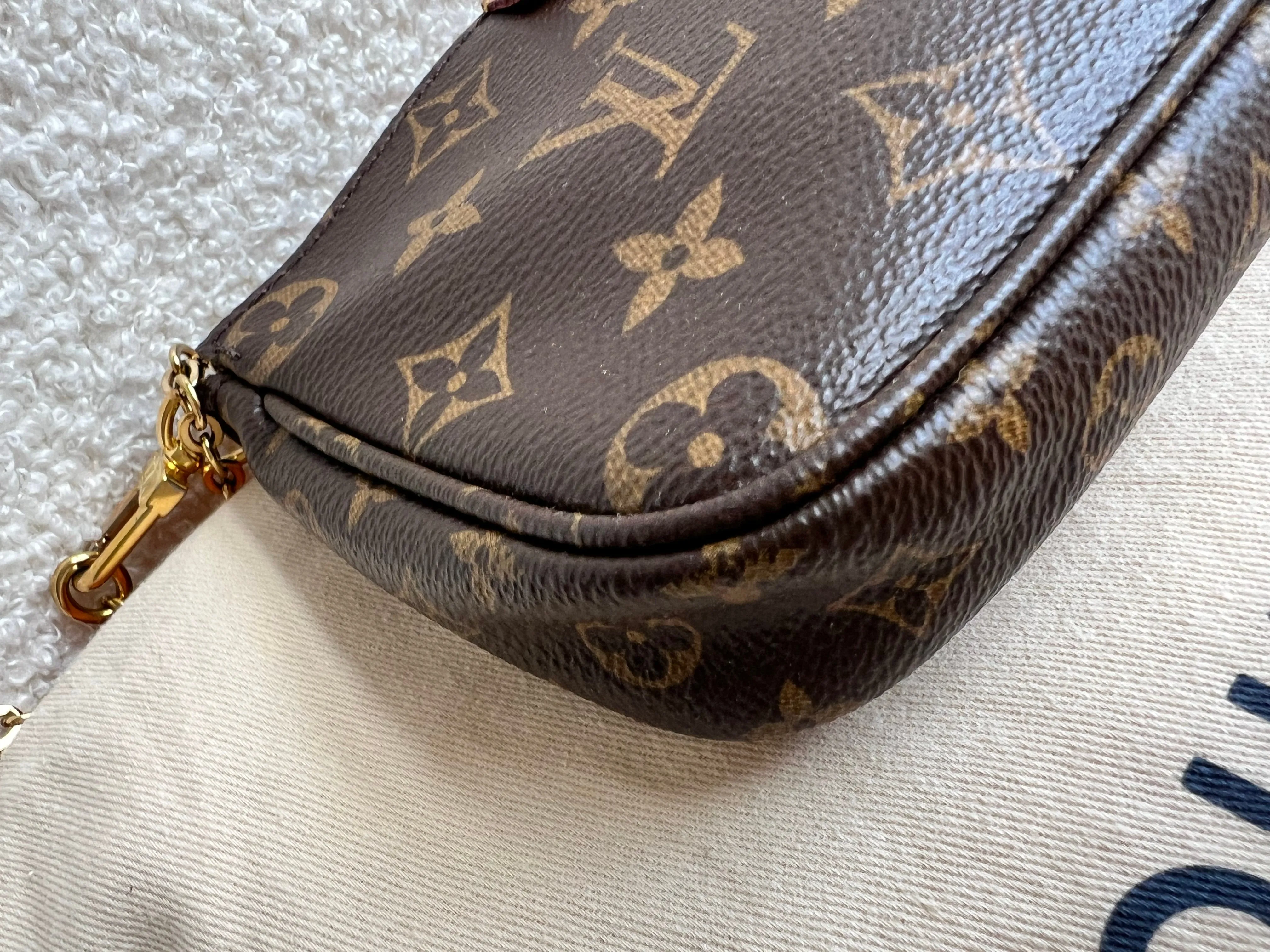 Louis Vuitton Multi Pochette Accessoires Rose Chiaro (RRP £2000)