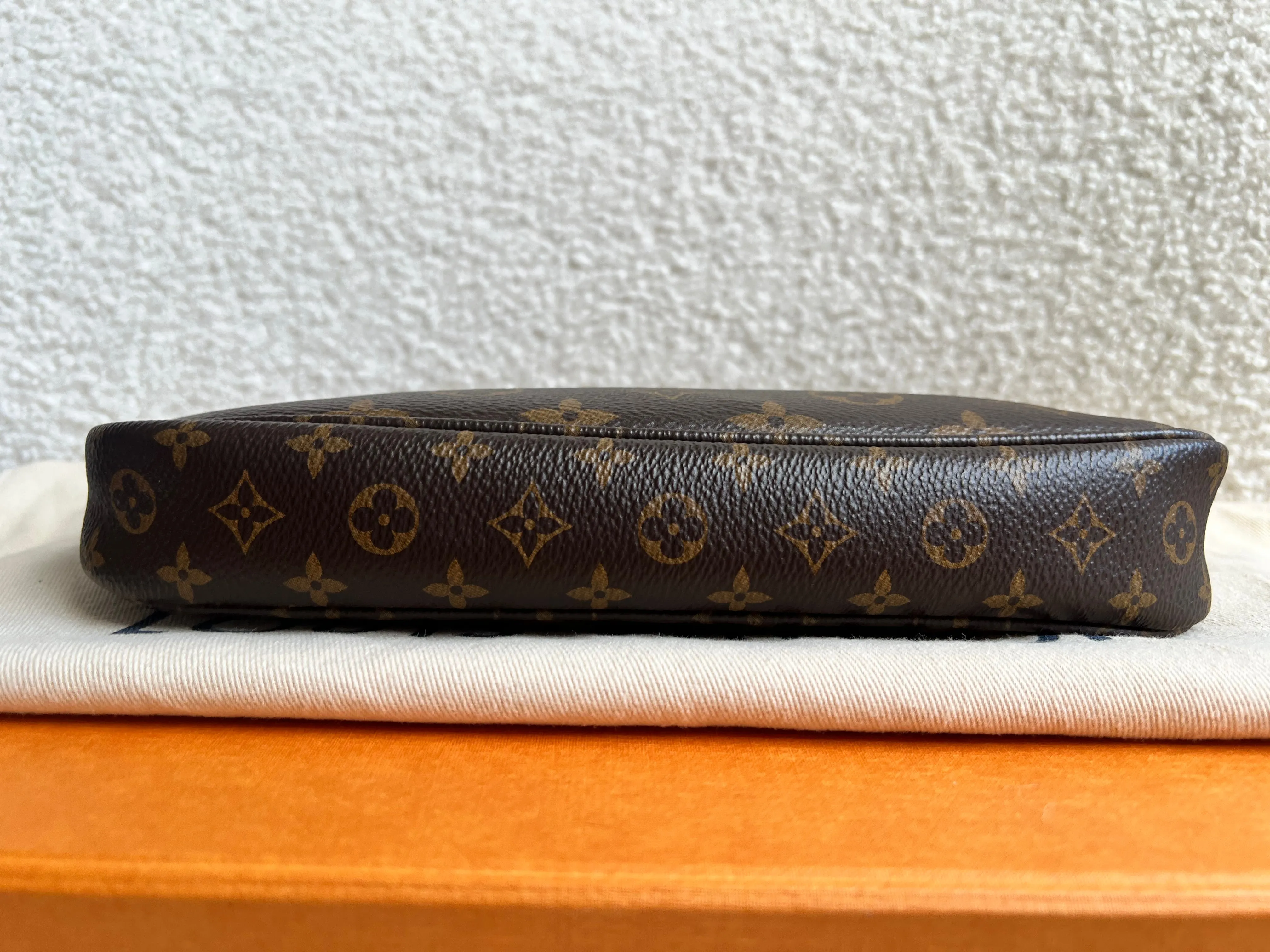 Louis Vuitton Multi Pochette Accessoires Rose Chiaro (RRP £2000)