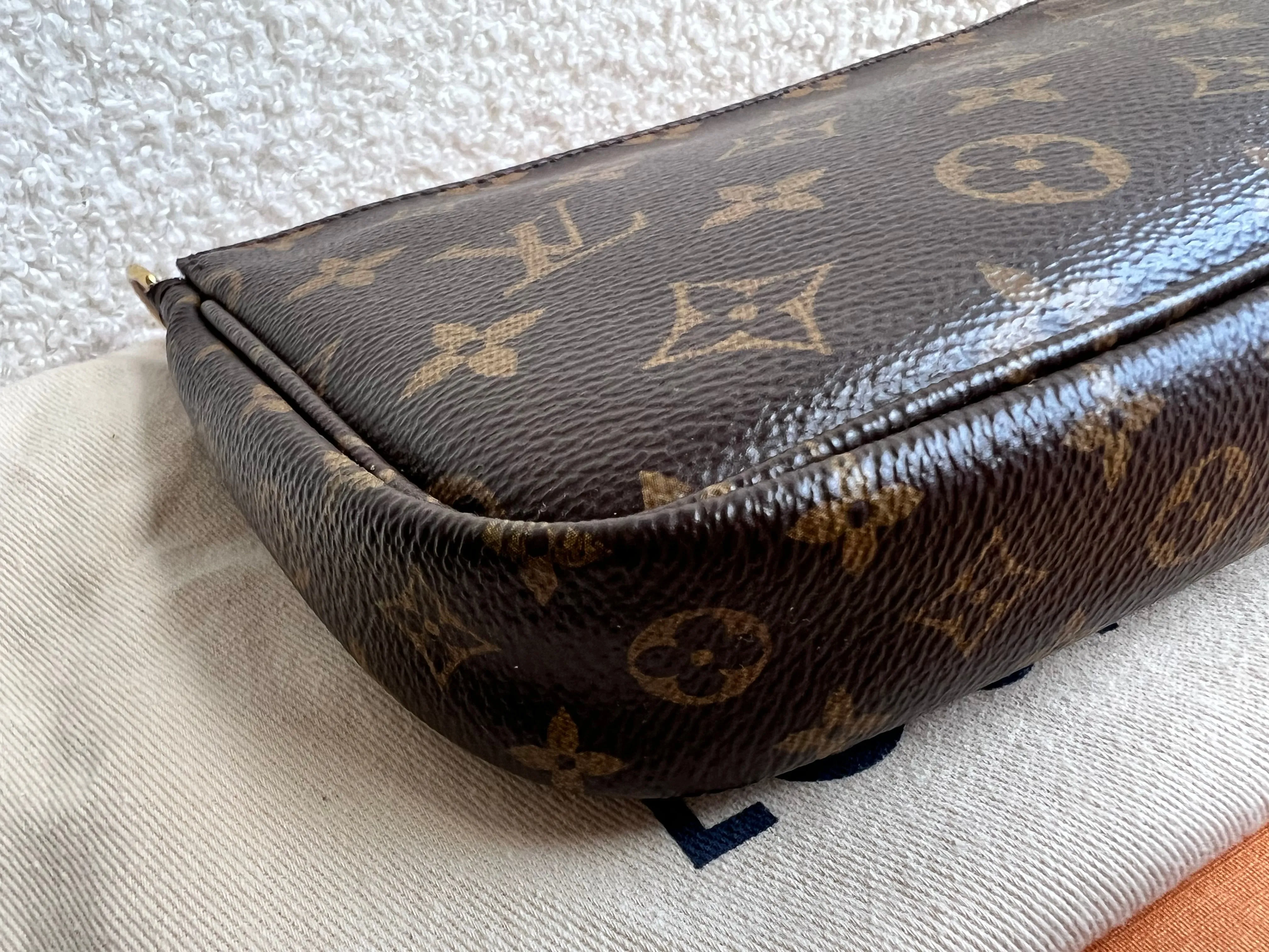 Louis Vuitton Multi Pochette Accessoires Rose Chiaro (RRP £2000)