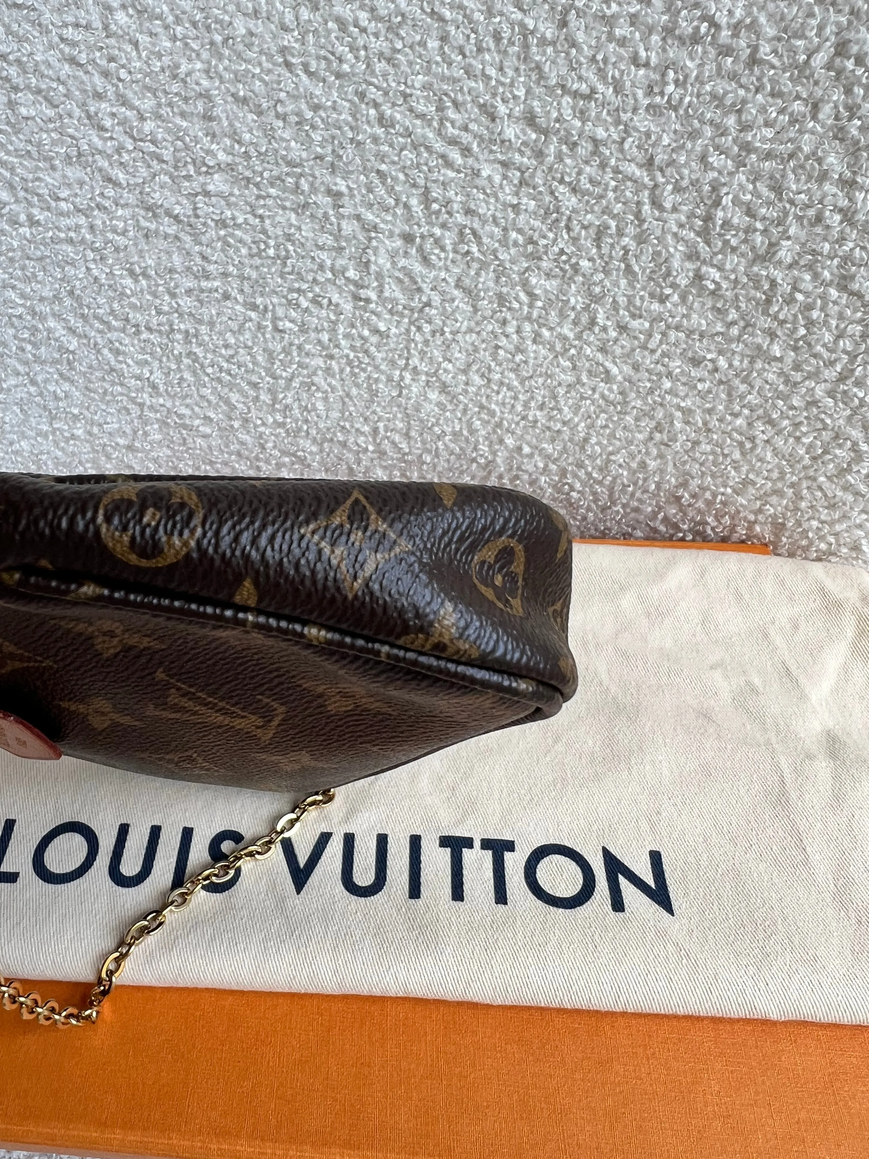 Louis Vuitton Multi Pochette Accessoires Rose Chiaro (RRP £2000)