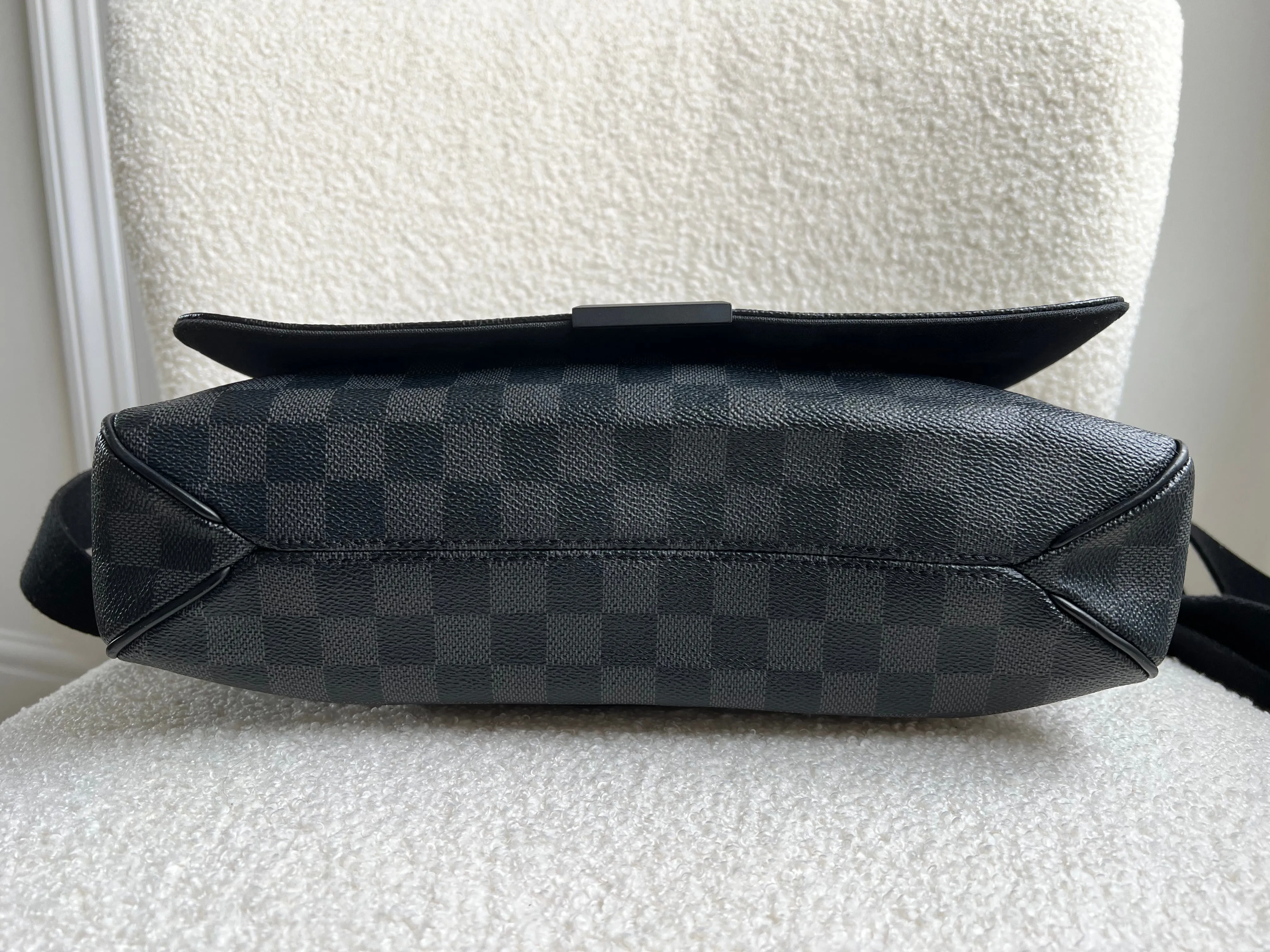 Louis Vuitton PM District Messenger Bag Damier Graphite