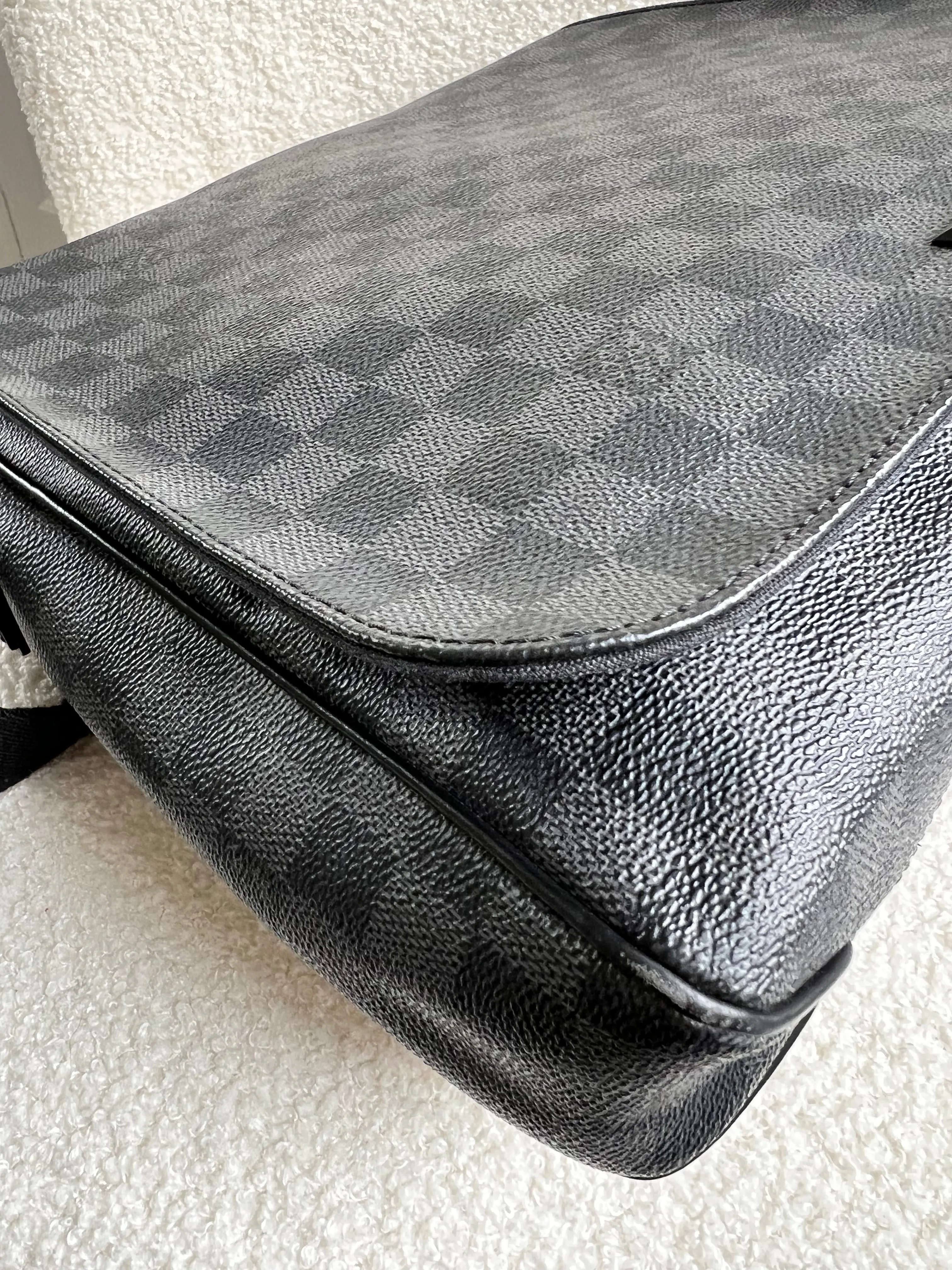 Louis Vuitton PM District Messenger Bag Damier Graphite