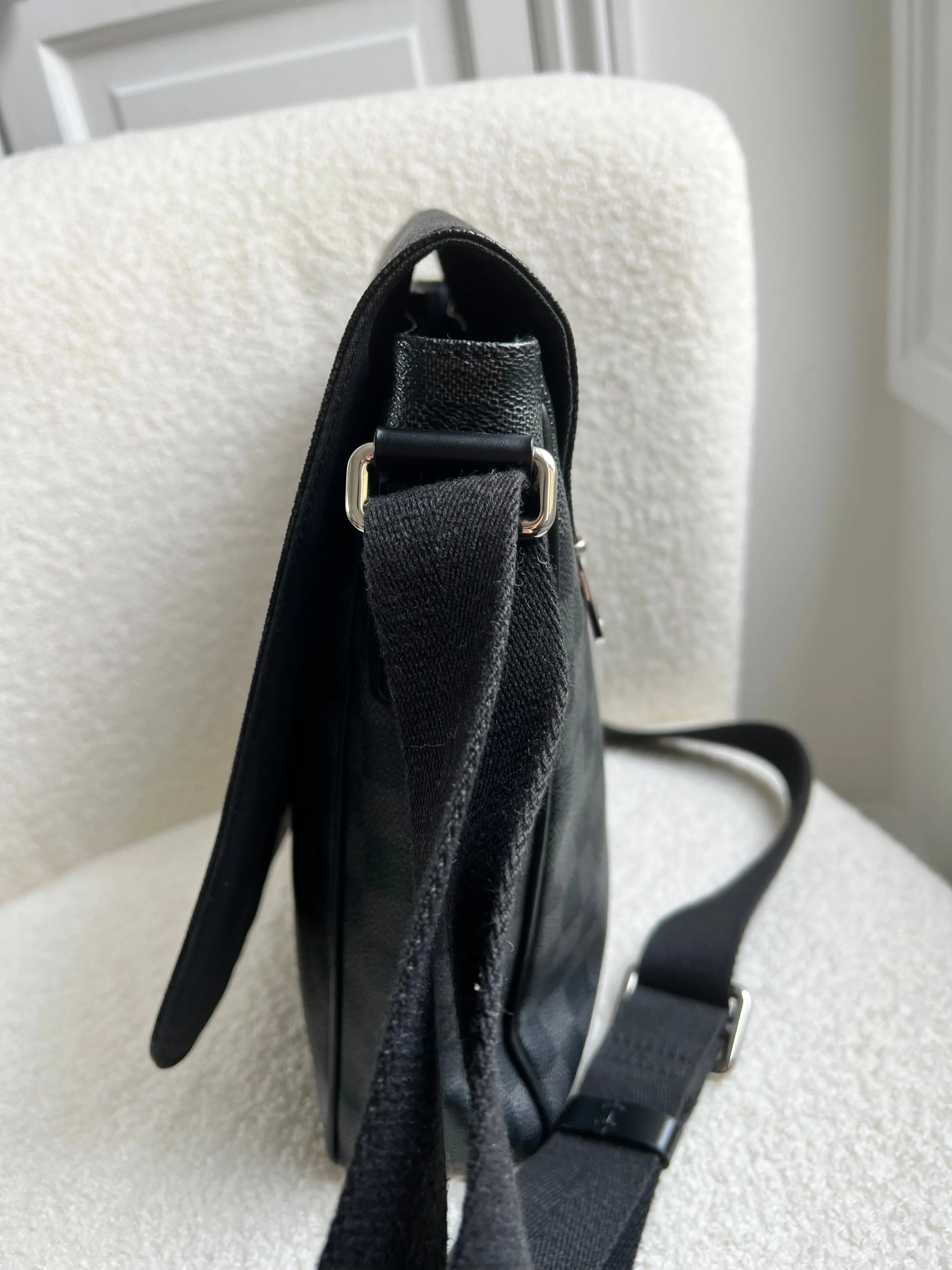 Louis Vuitton PM District Messenger Bag Damier Graphite