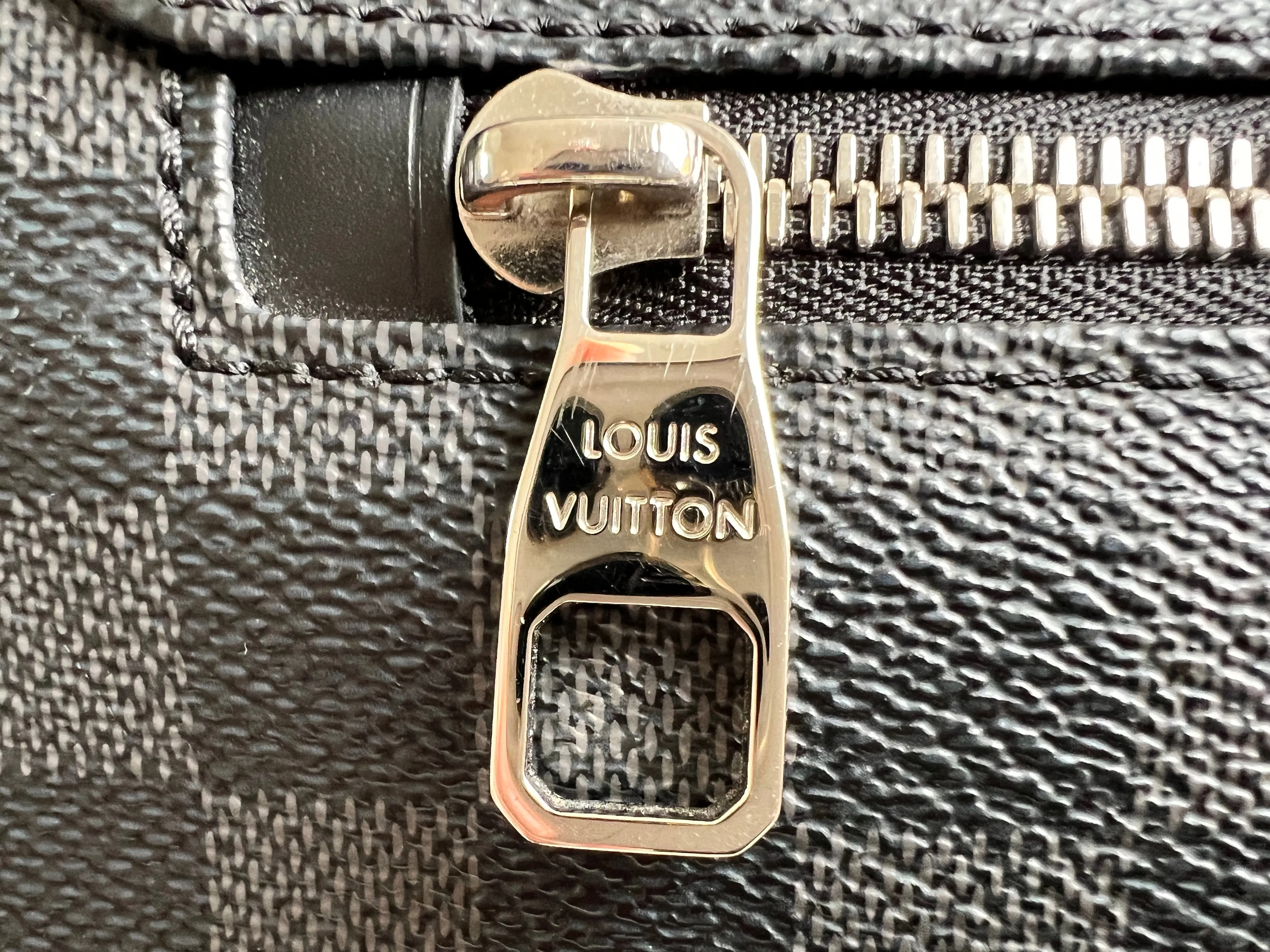 Louis Vuitton PM District Messenger Bag Damier Graphite