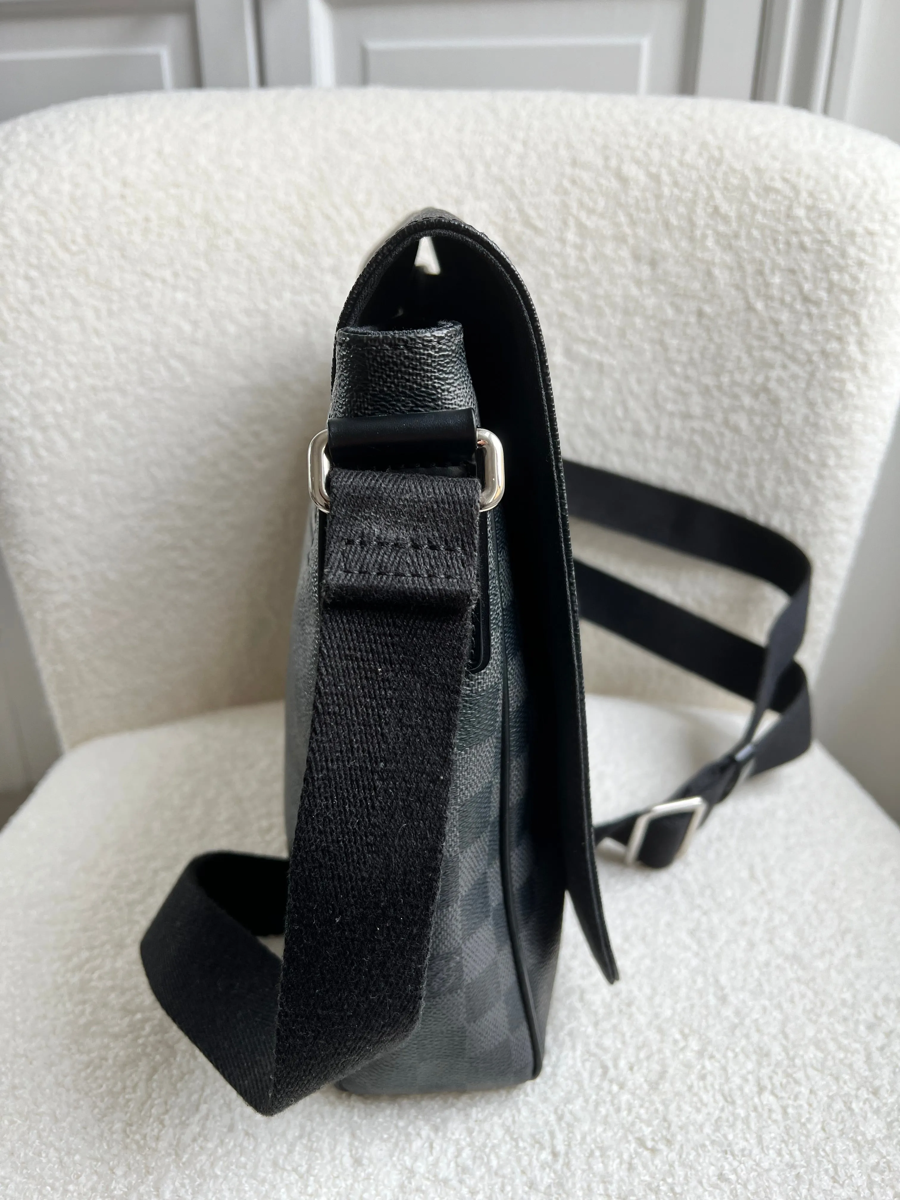 Louis Vuitton PM District Messenger Bag Damier Graphite