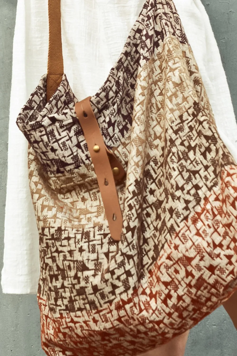 Multi Stripping Carpet Tote