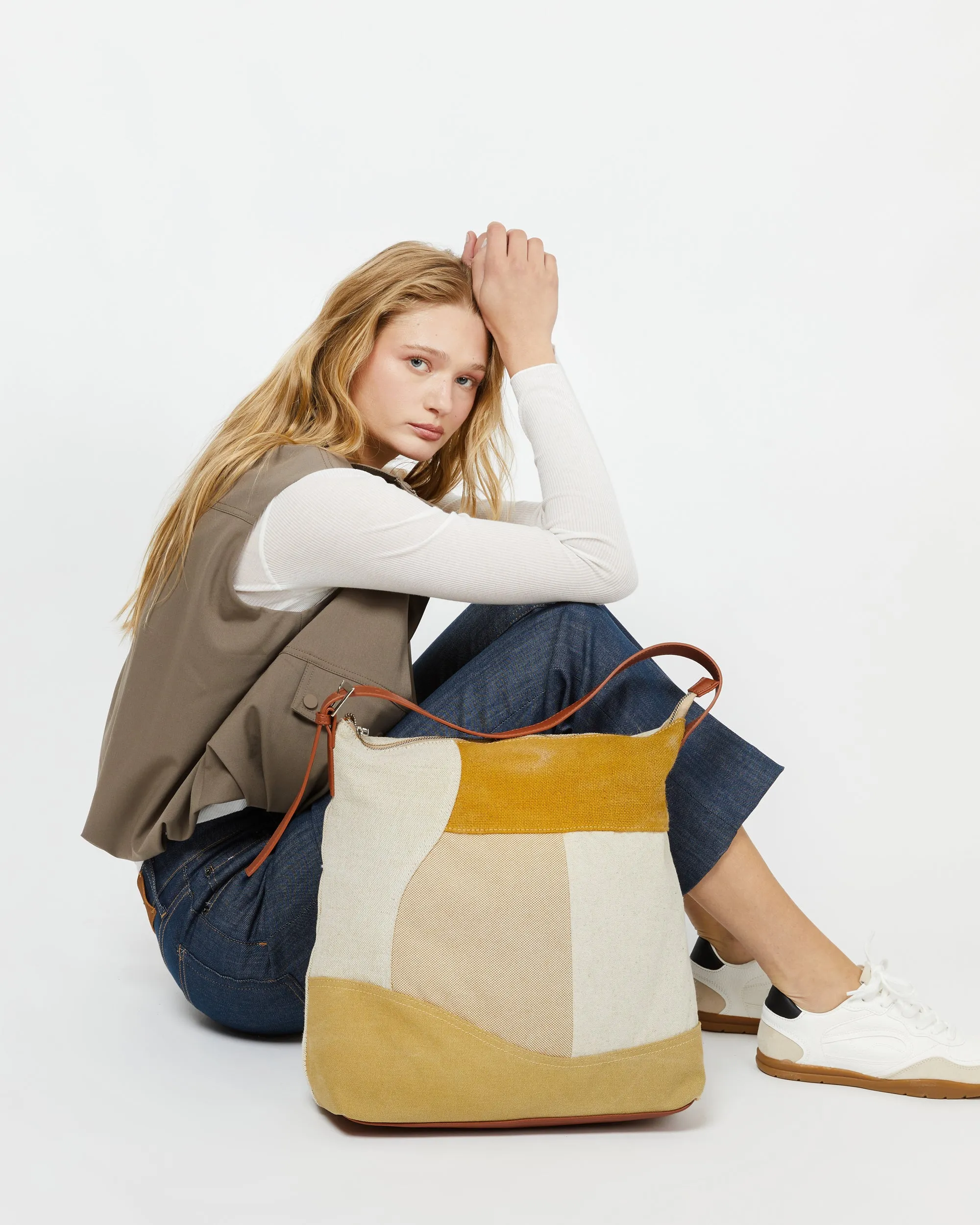 Narcisa bolso hobo con estampado patchwork
