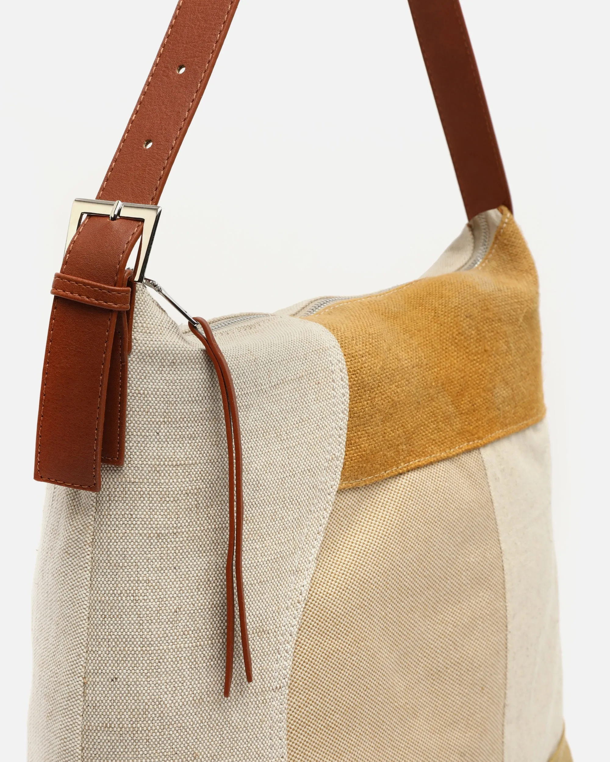 Narcisa bolso hobo con estampado patchwork