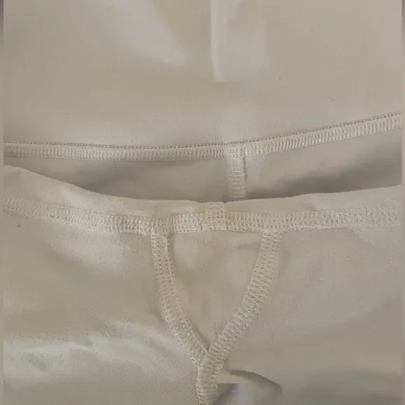 NWOT ALO 7&quot; High-Waist Biker Short