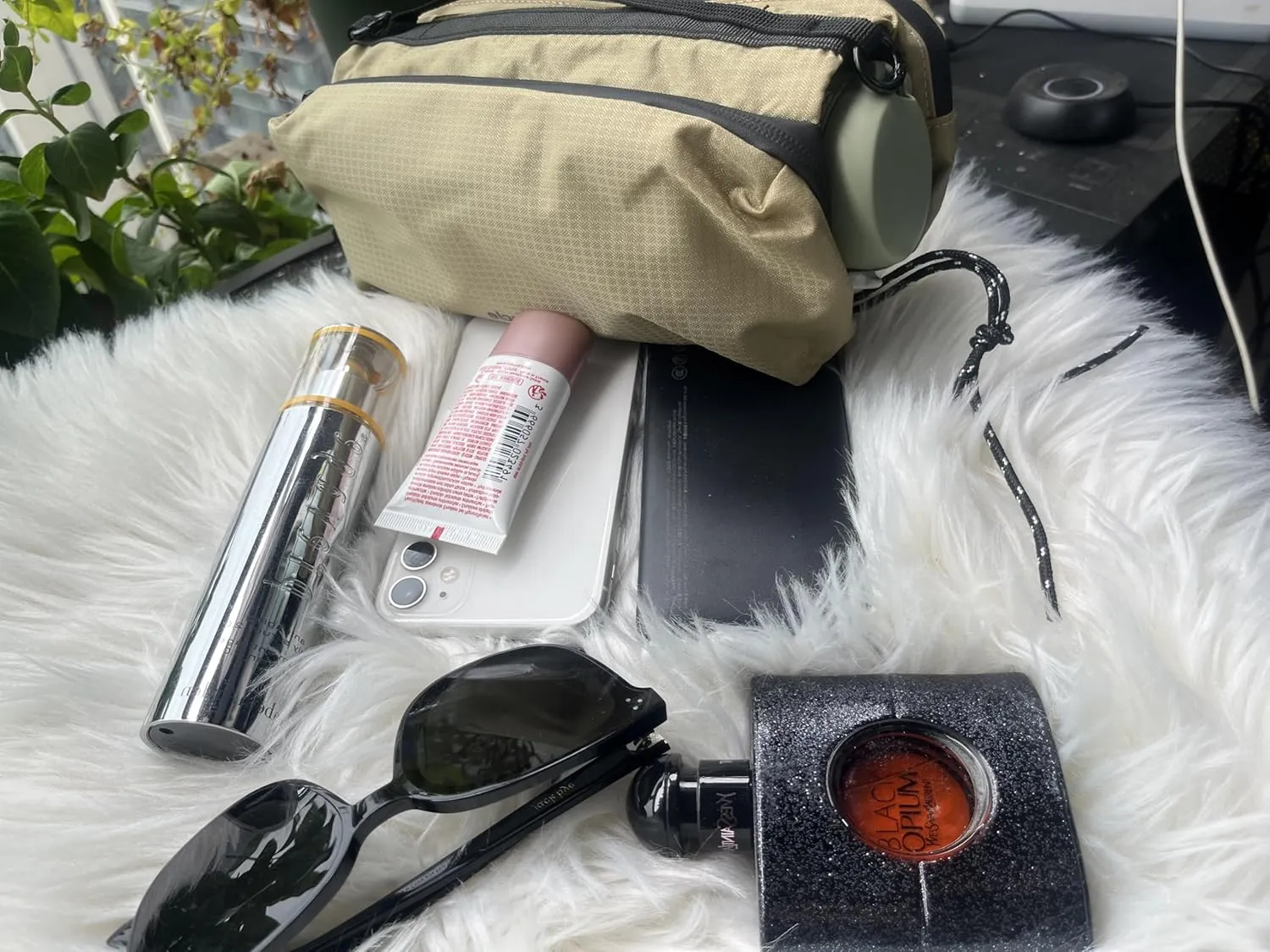 Small Crossbody Bags Mini Cell Phone Purse Cross Body Bag with Water Bottle Carrier Bag Pocket, Shoulder Handbag Wallet (Khaki)