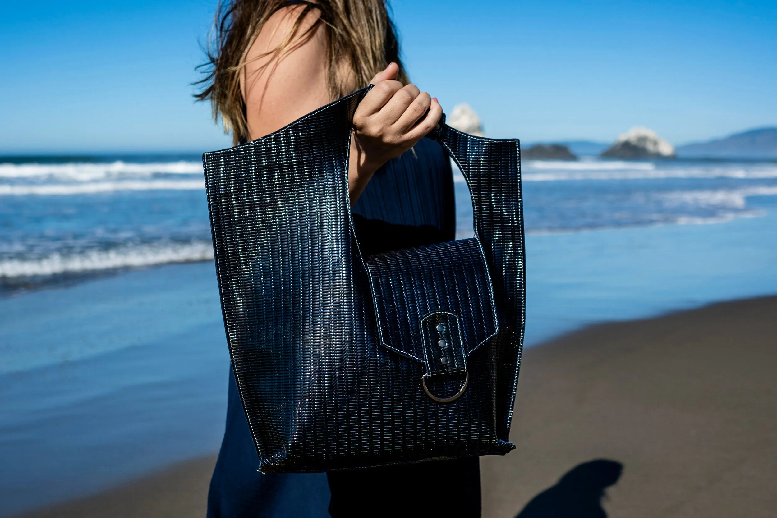 Tokyo Core Shoulder Bag in Patent Navy